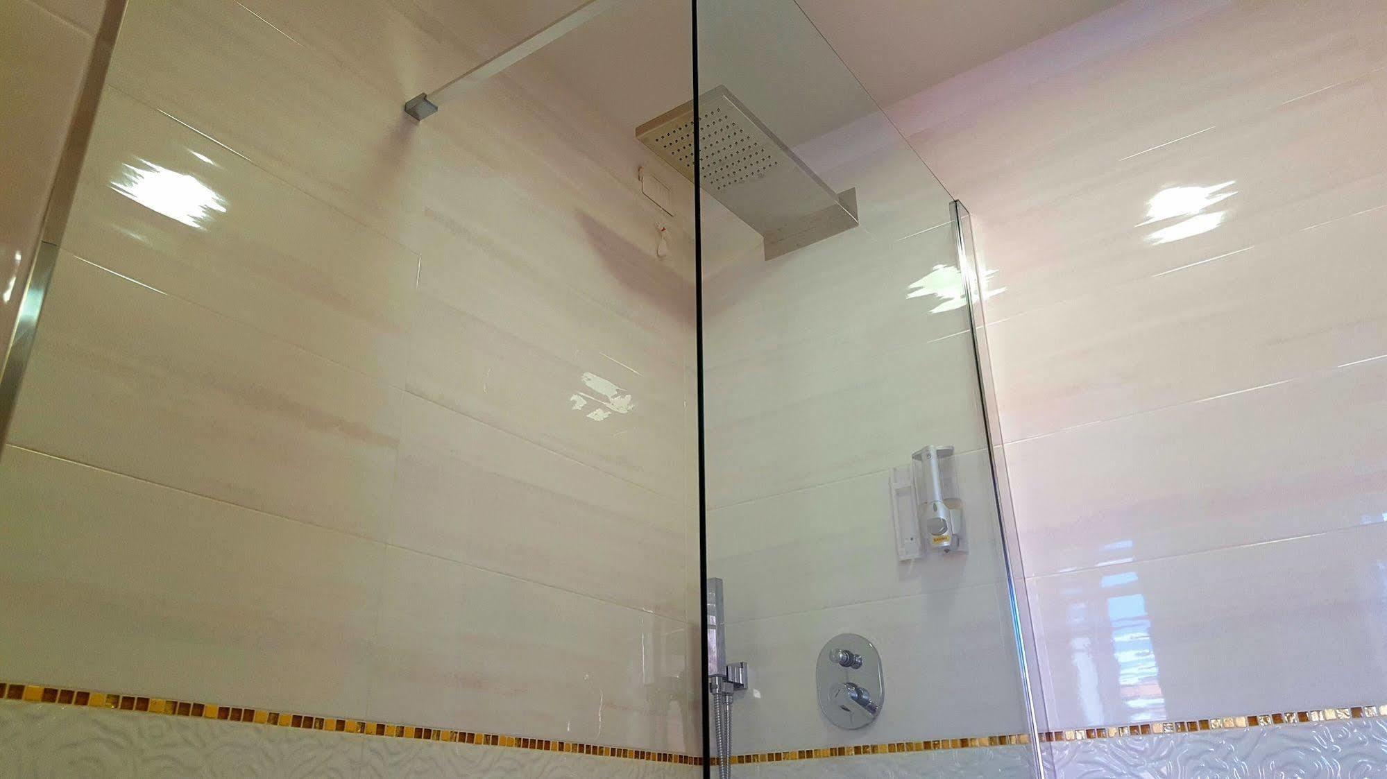 Brezza Marina Luxury Rooms Cagliari Exteriör bild
