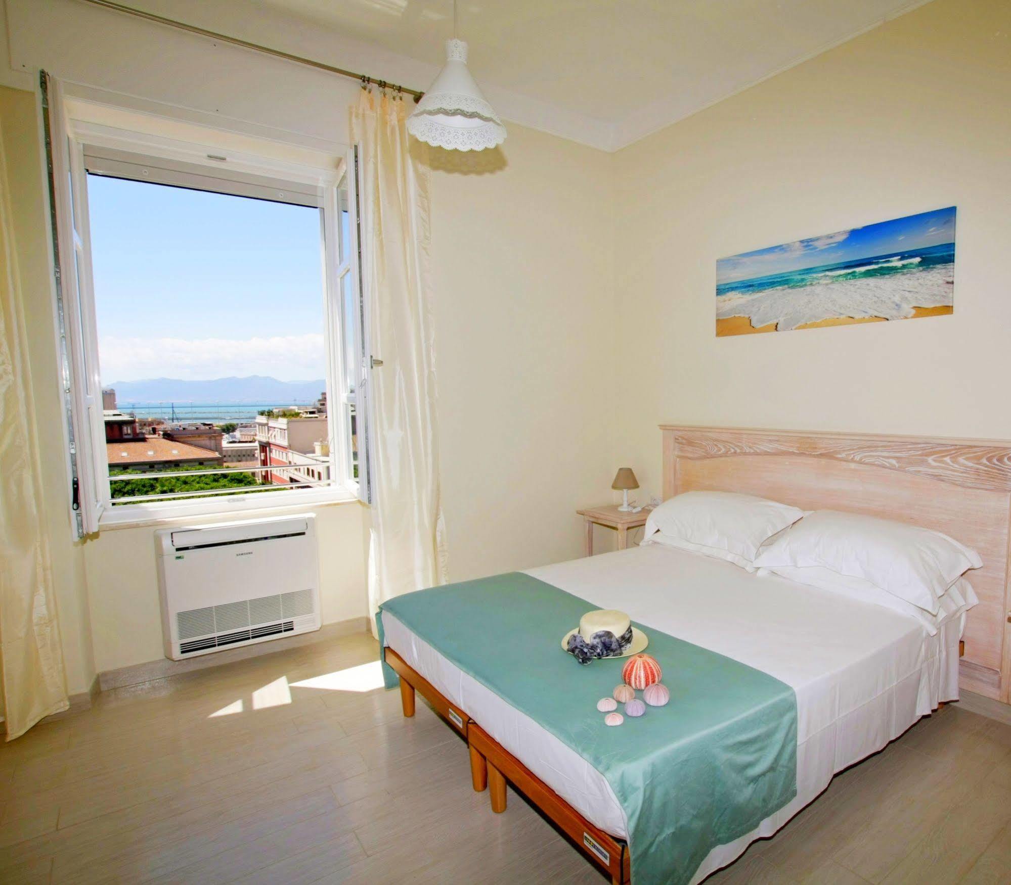 Brezza Marina Luxury Rooms Cagliari Exteriör bild