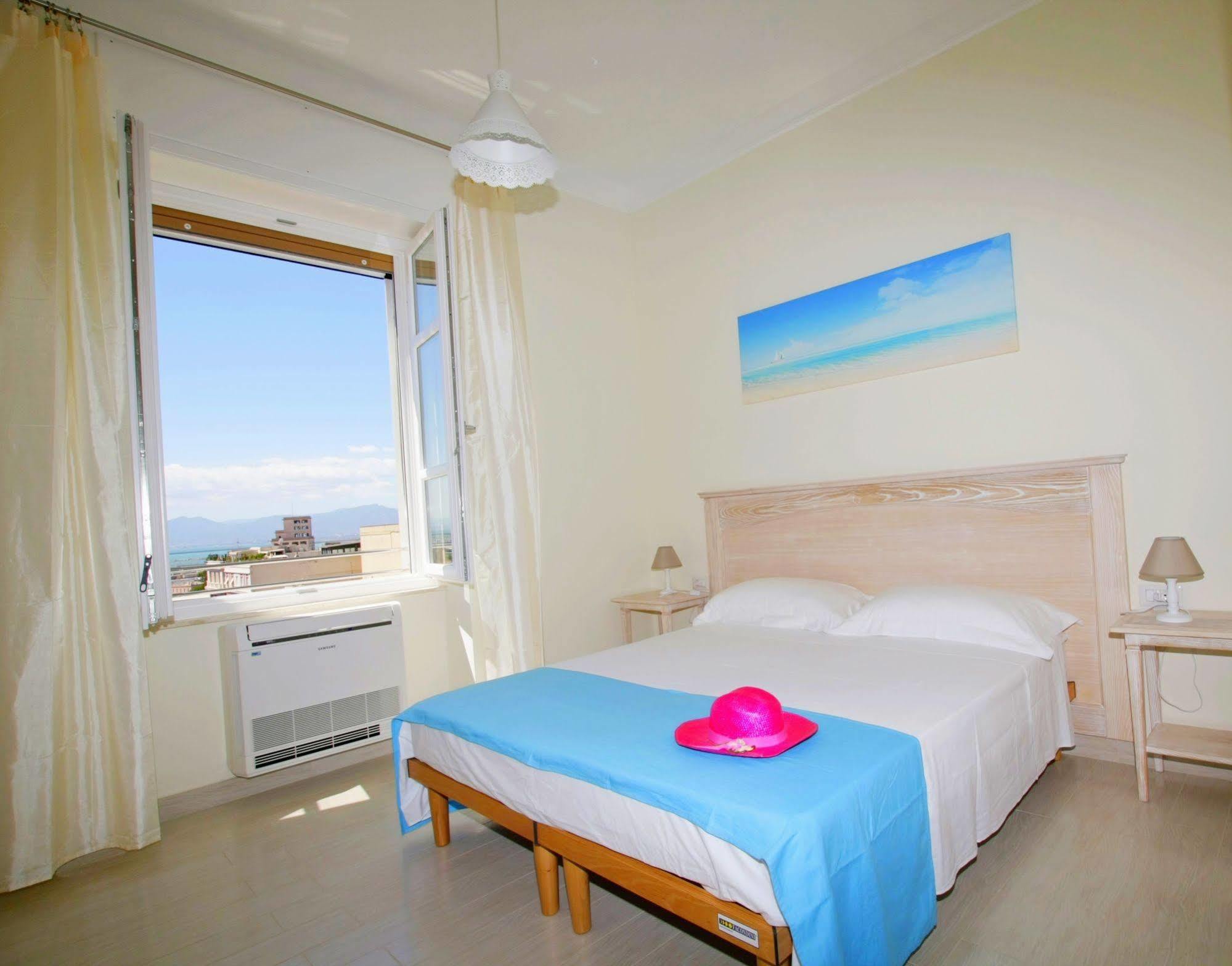 Brezza Marina Luxury Rooms Cagliari Exteriör bild