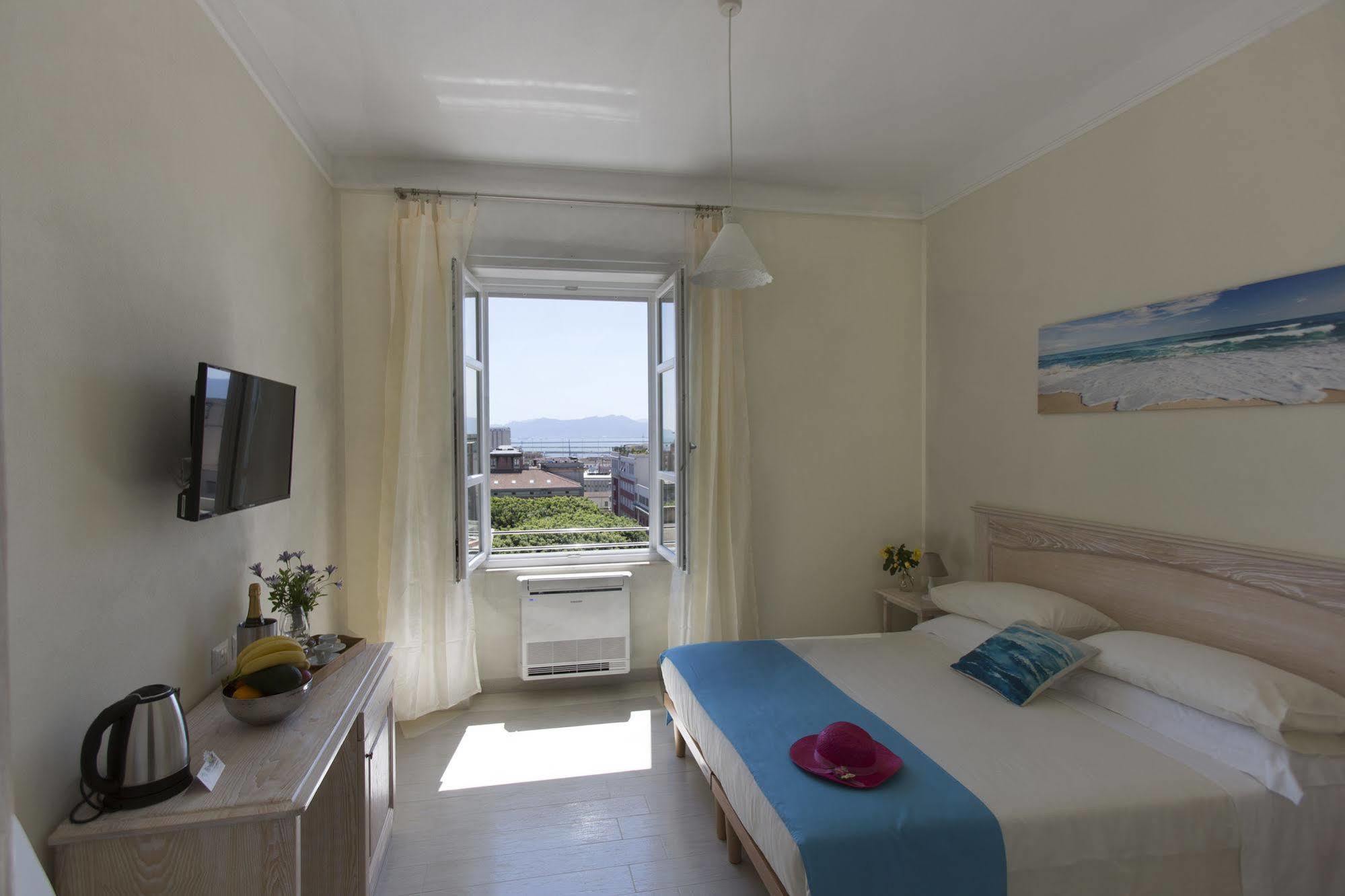 Brezza Marina Luxury Rooms Cagliari Exteriör bild