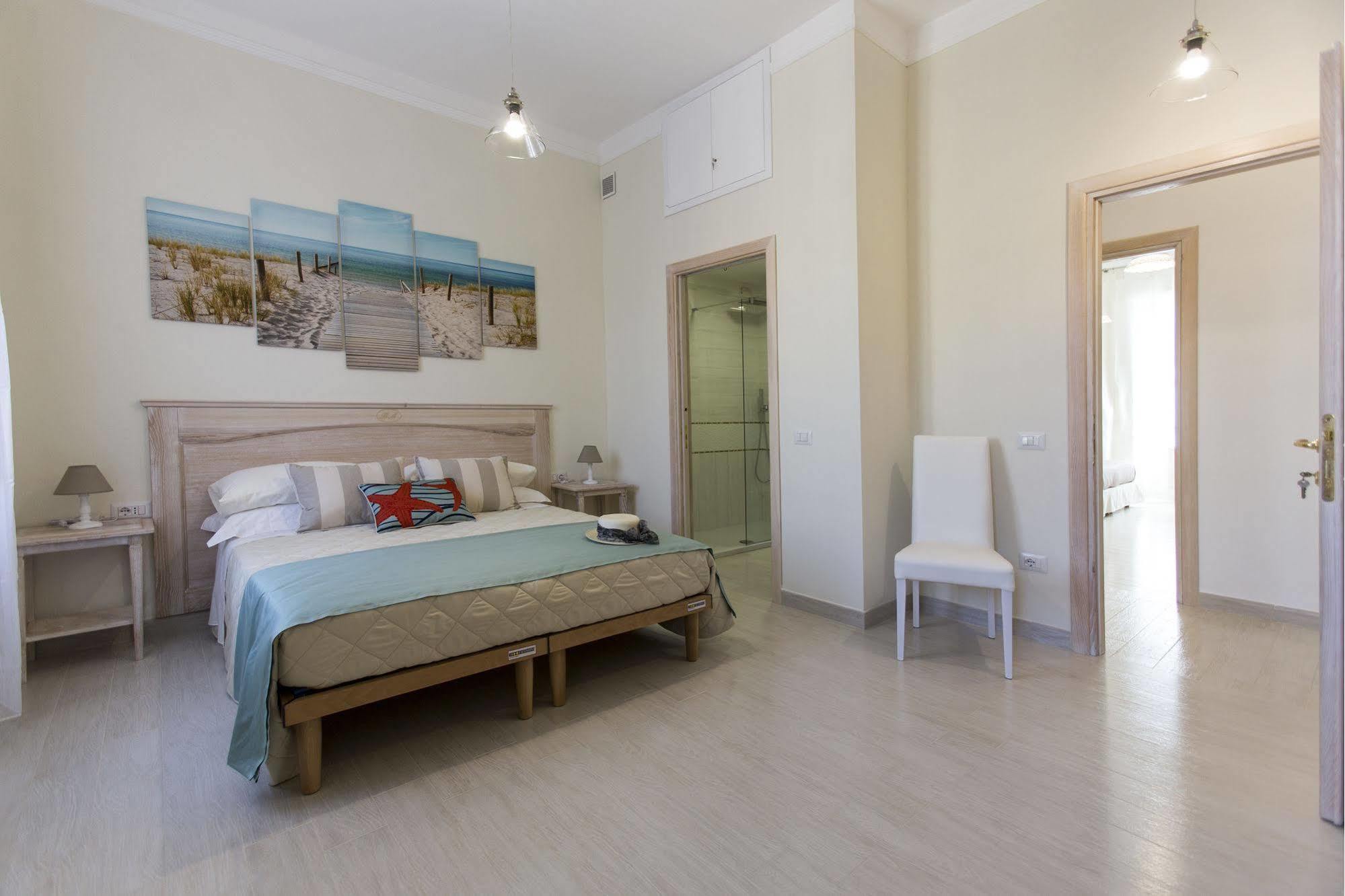 Brezza Marina Luxury Rooms Cagliari Exteriör bild